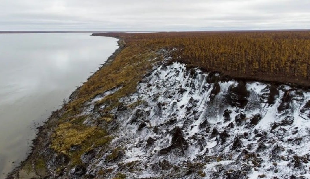 Derretimiento del permafrost cerca del río Kolyma, al suroeste de la ciudad de Chersky, en el Lejano Oriente ruso.